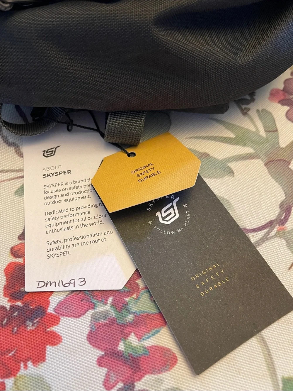 Skysper LANTC 30 Black Backpack with Yellow Accents